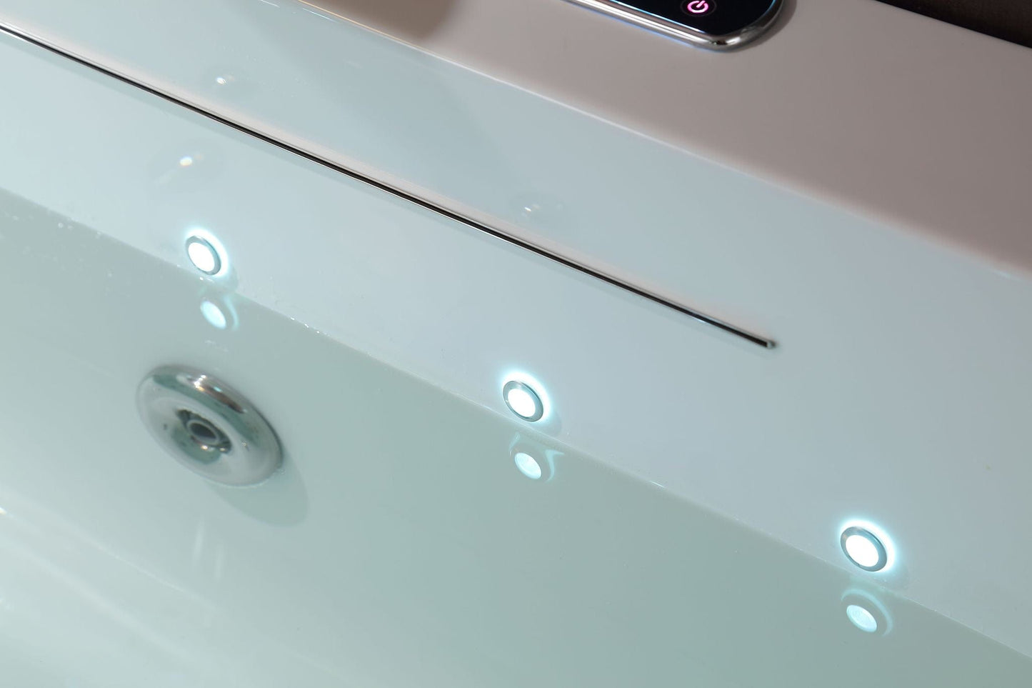 Empava EMPV-67JT351LED Empava - 67JT351LED - 67 in. Whirlpool Rectangular Bathtub