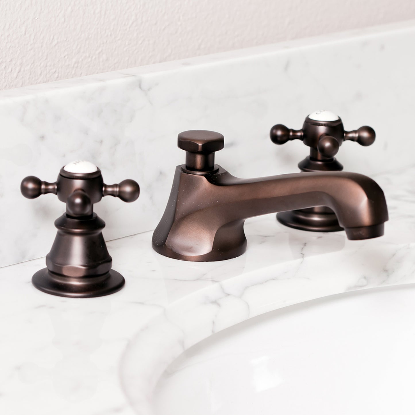 American 20th Century Classic Widespread Bathroom F2-0009 Faucets With Pop-Up Drain in Oil Rubbed Bronze Finish, With Metal Cross Handles, Hot And Cold Labels Included