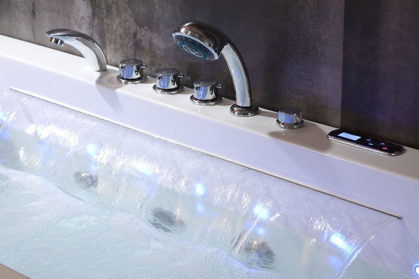 Empava - 67JT351LED - 67 in. Whirlpool Rectangular Bathtub